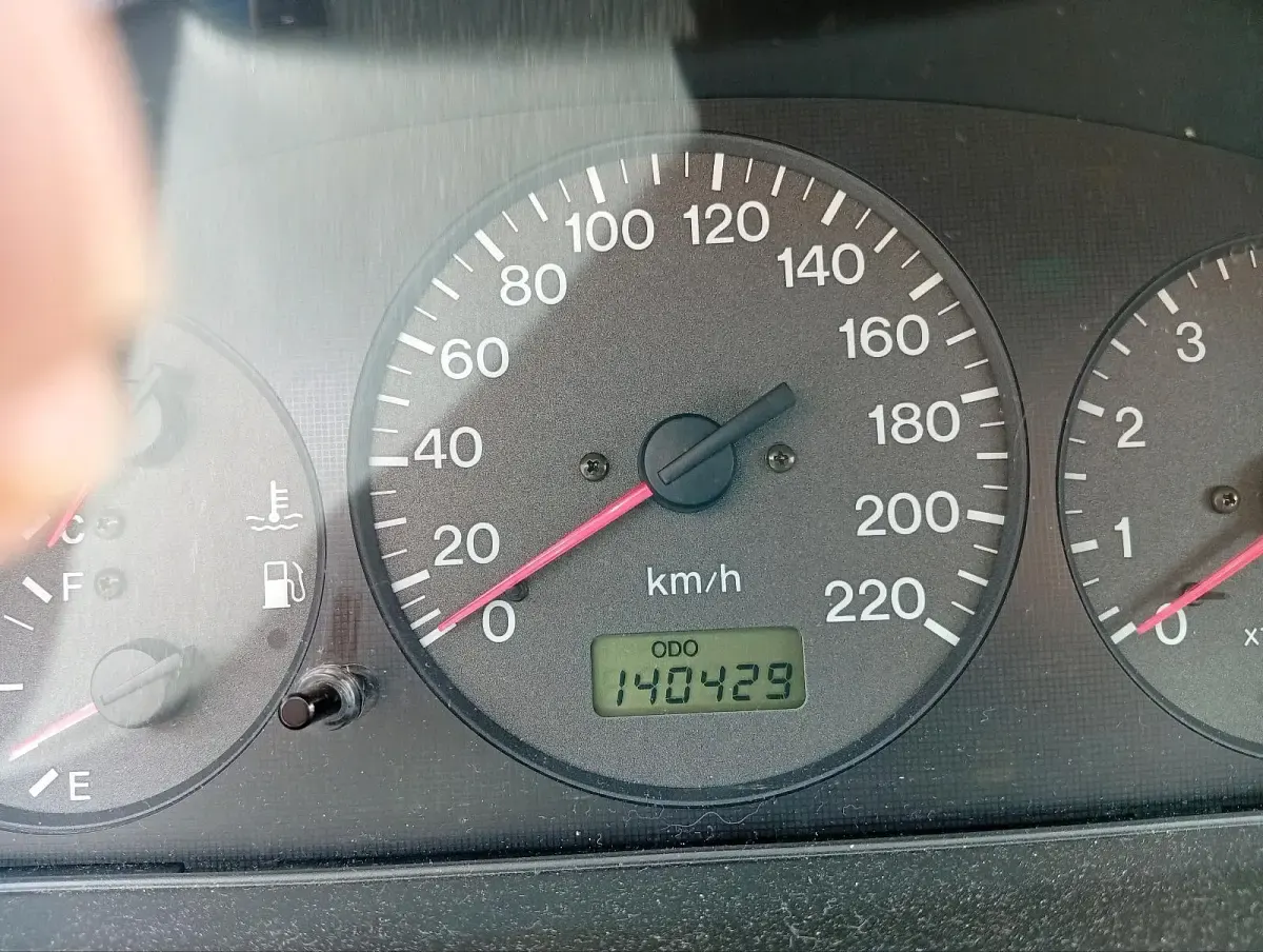 Gebraucht Mazda 323 71 PS (52 kW) 1999 Blau Limousine