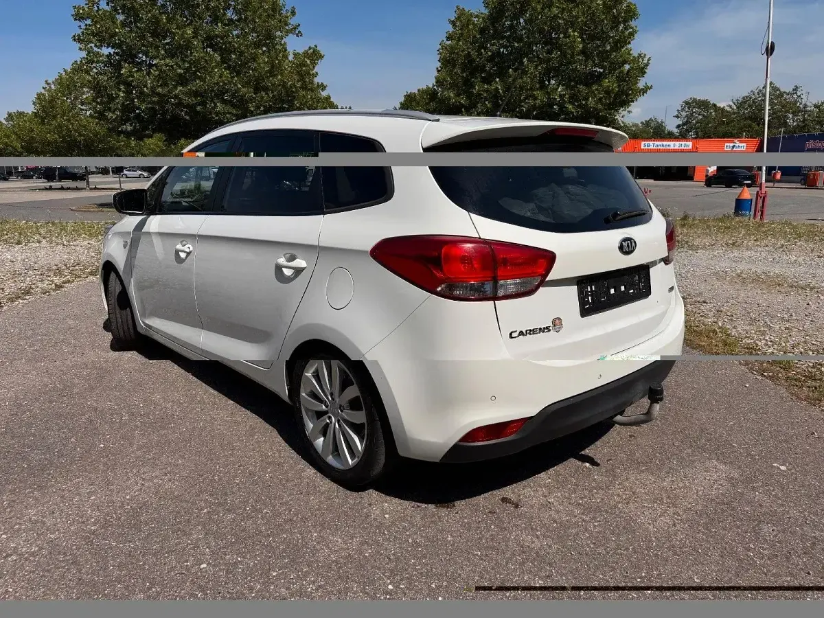 Gebraucht Kia Carens 136 PS (100 kW) 2015 Weiß Van / Kleinbus