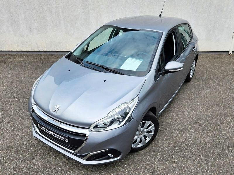 Gebraucht Peugeot 208 Active 102 PS (75 kW) 2019 Grau Kleinwagen
