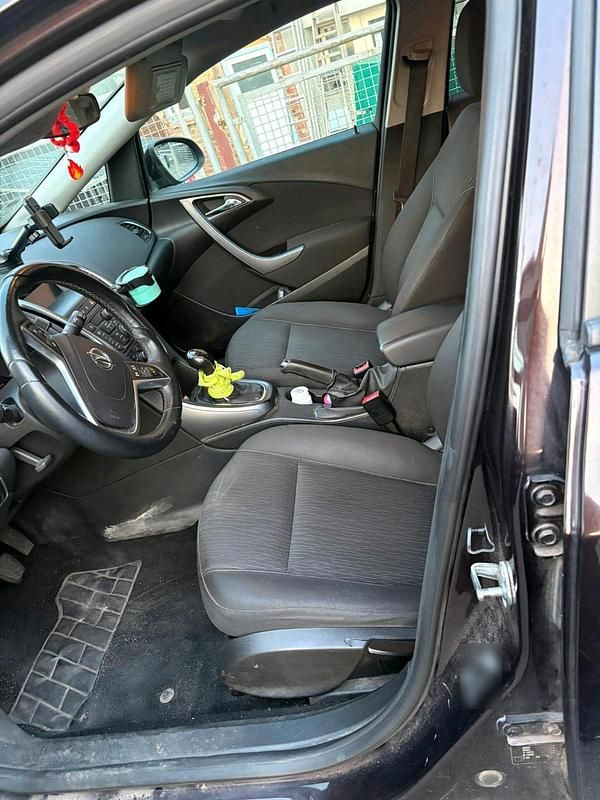 Gebraucht Opel Astra 179 PS (131 kW) 2013 Braun Kombi