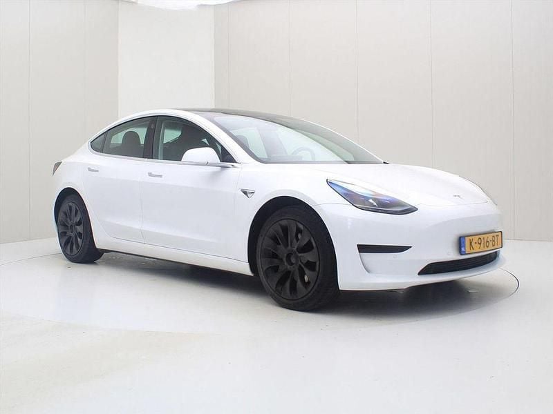Gebraucht Tesla Model 3 Standard Range 225 kW (306 PS) 2020 Weiß Limousine