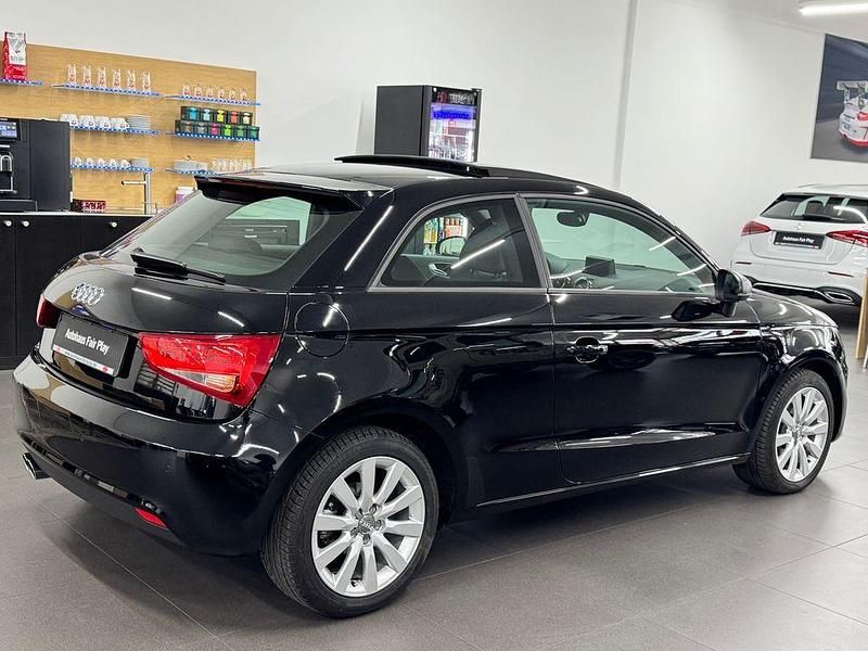 Gebraucht Audi A1 Ambition 122 PS (89 kW) 2011 Brillantschwarz Kleinwagen