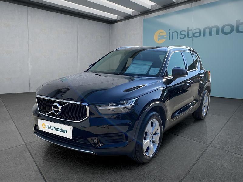 Schwarz Gebraucht 2022 Volvo XC40 Momentum SUV | 28.599 € (Teuer) - Bild 1/4