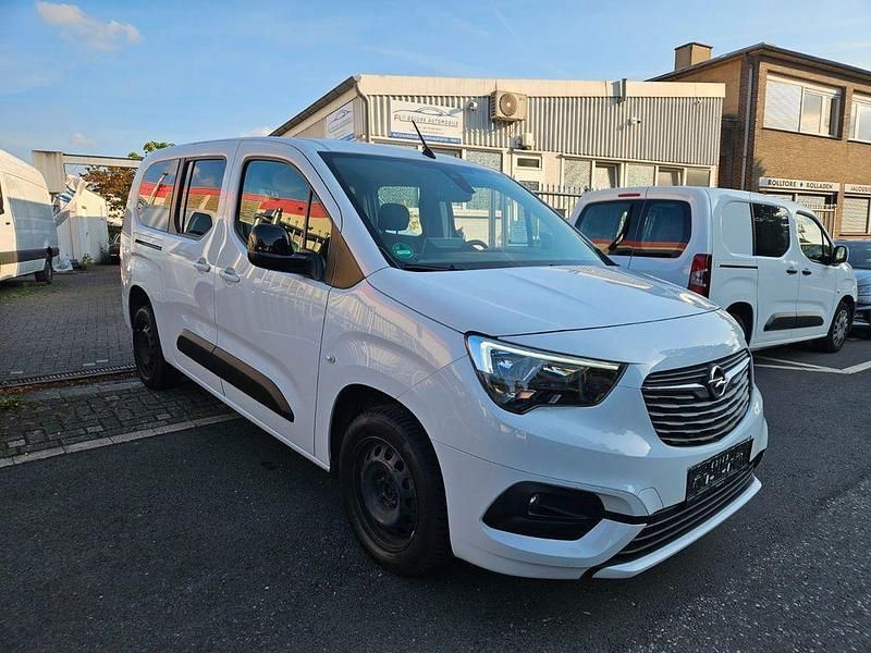 Weiß Gebraucht 2023 Opel Combo Ultimate Van / Kleinbus | 18.995 € (Fairer Preis) - Bild 1/4