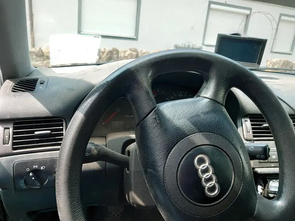 Gebraucht Audi A6 165 PS (121 kW) 2000 Schwarz Kombi