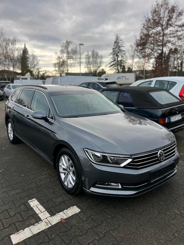 Gebraucht VW Passat 150 PS (110 kW) 2018 Grau Kombi