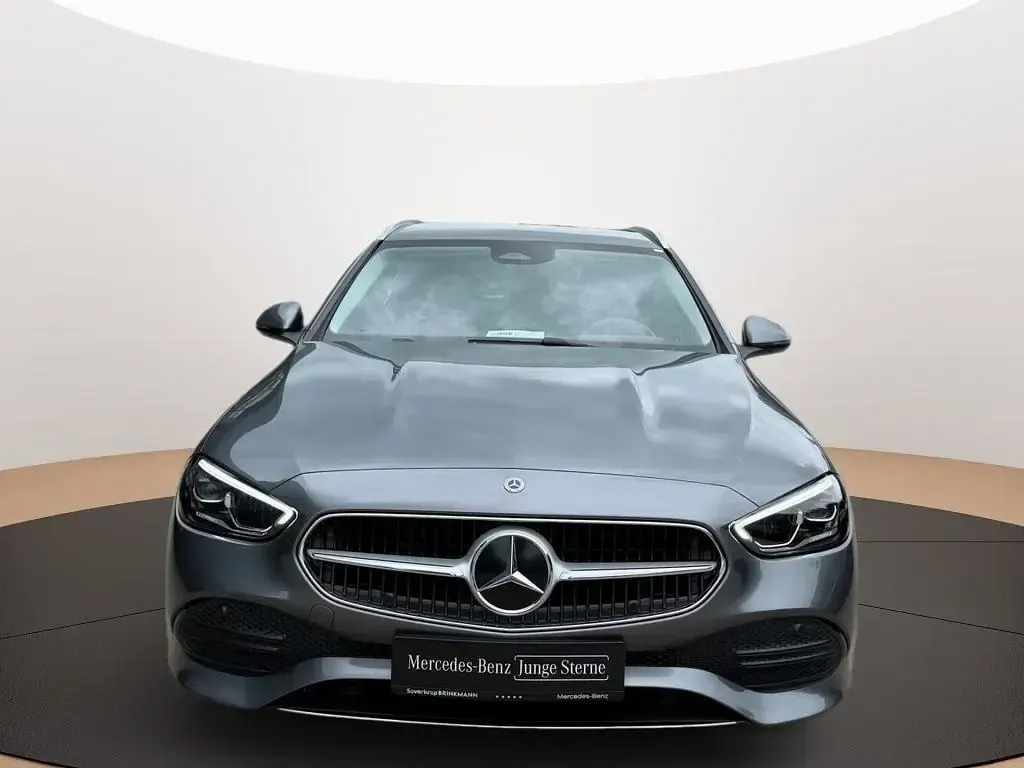Gebraucht Mercedes C300e Avantgarde 313 PS (230 kW) 2025 Grau Limousine