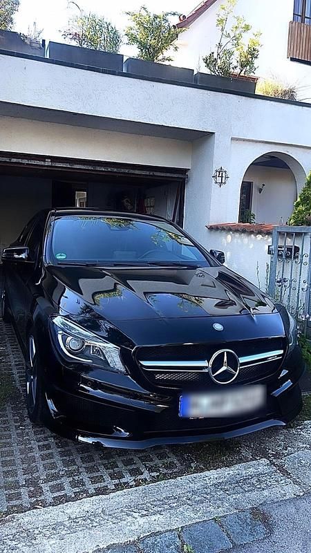 Schwarz Gebraucht 2015 Mercedes CLA45 AMG AMG Limousine | 21.000 € (Fairer Preis) - Bild 1/3