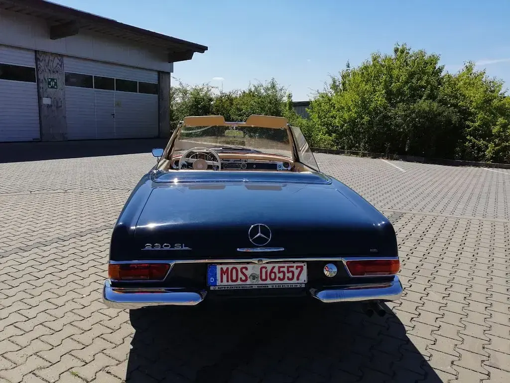 Gebraucht Mercedes 230 150 PS (110 kW) 1964 Blau Cabrio