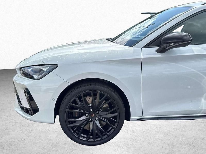Neu Cupra Leon VZ 333 PS (244 kW) 2026 Glacial white Kombi