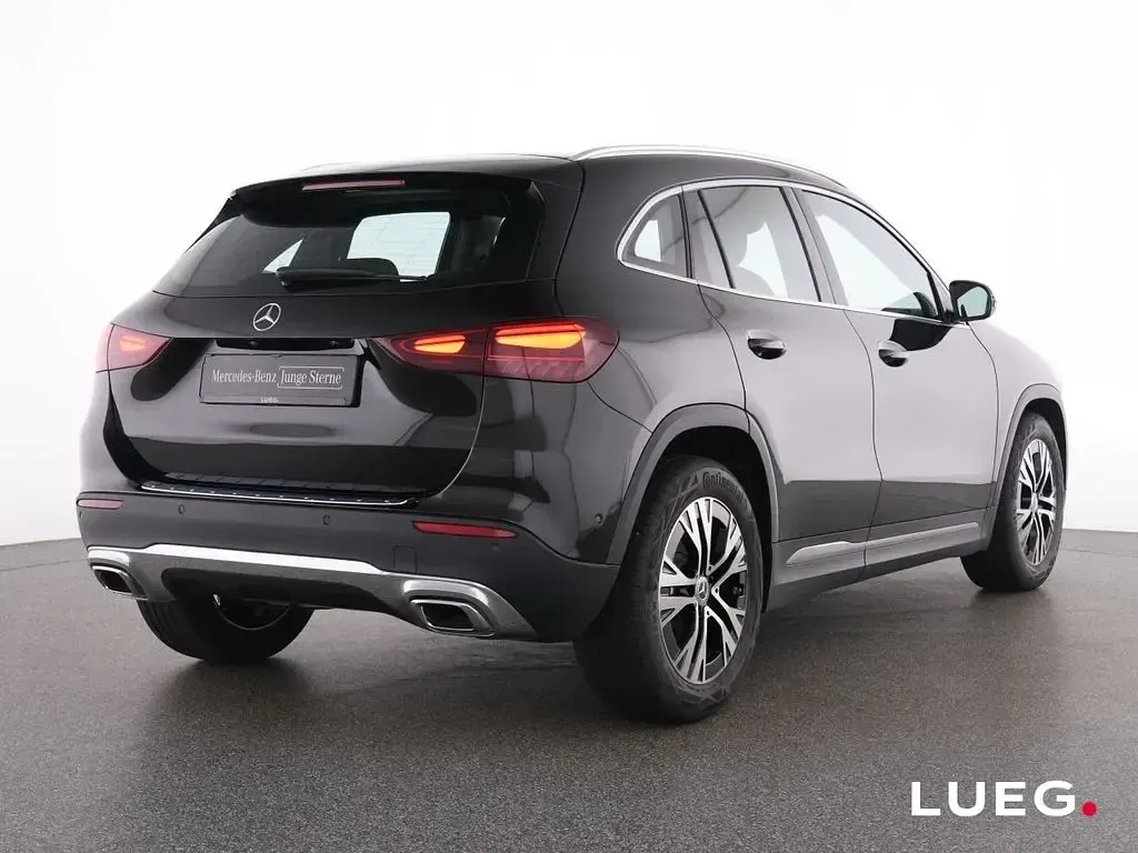 Gebraucht Mercedes GLA200 Progressive 163 PS (119 kW) 2025 Schwarz SUV