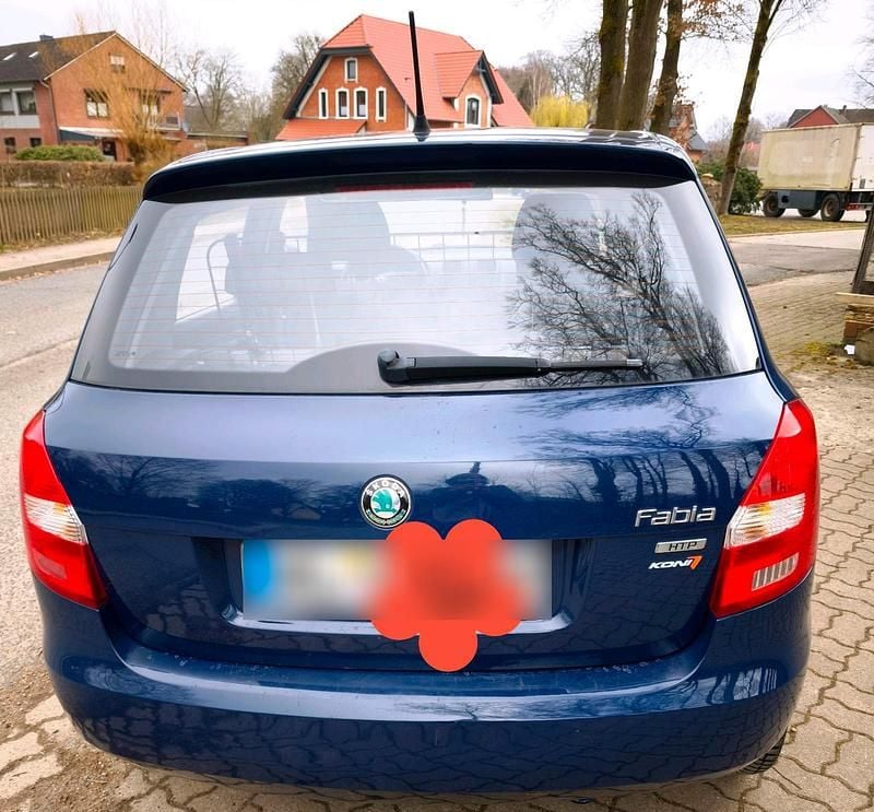 Gebraucht Skoda Fabia 60 PS (44 kW) 2011 Blau Kleinwagen