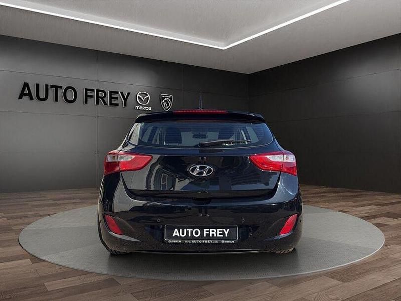 Gebraucht Hyundai i30 Classic 99 PS (72 kW) 2012 Schwarz Limousine