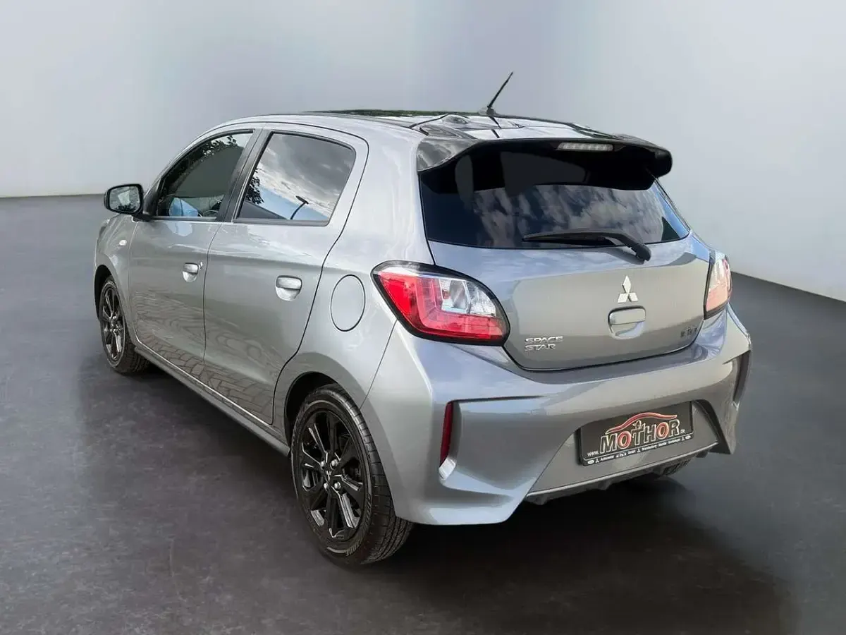 Gebraucht Mitsubishi Space Star Spirit+ 80 PS (58 kW) 2021 Platinumgrau / magicschwarz Kleinwagen