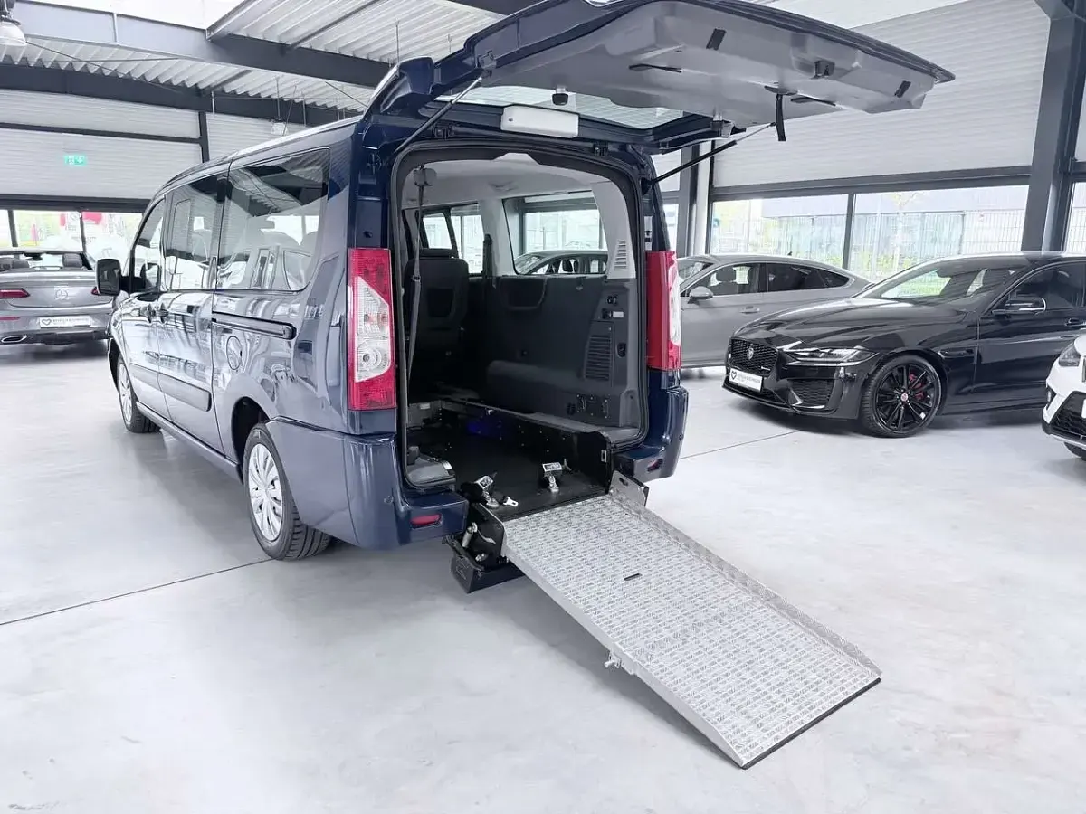 Używany Citroën Jumpy 128 KM (94 kW) 2014 Niebieski Minivan
