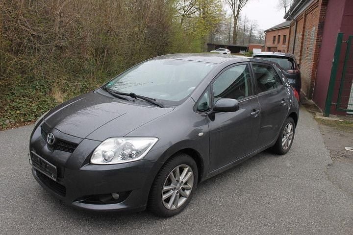 Gebraucht Toyota Auris Life 101 PS (74 kW) 2009 Grau Kleinwagen