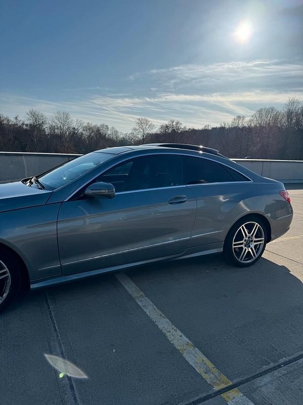Gebraucht Mercedes E350 231 PS (169 kW) 2009 Grau Coupé