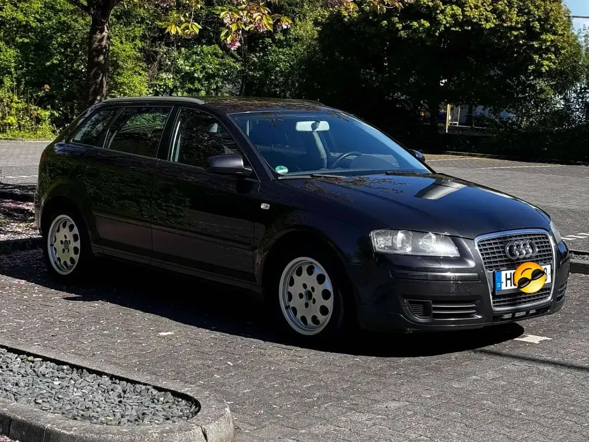 Gebraucht Audi A3 Attraction 105 PS (77 kW) 2004 Schwarz Kleinwagen