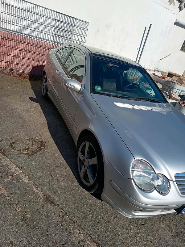 Gebraucht Mercedes C200 150 PS (110 kW) 2001 Silber Coupé