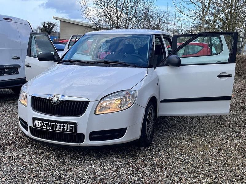 Gebraucht Skoda Fabia Classic 60 PS (44 kW) 2008 Weiß Limousine