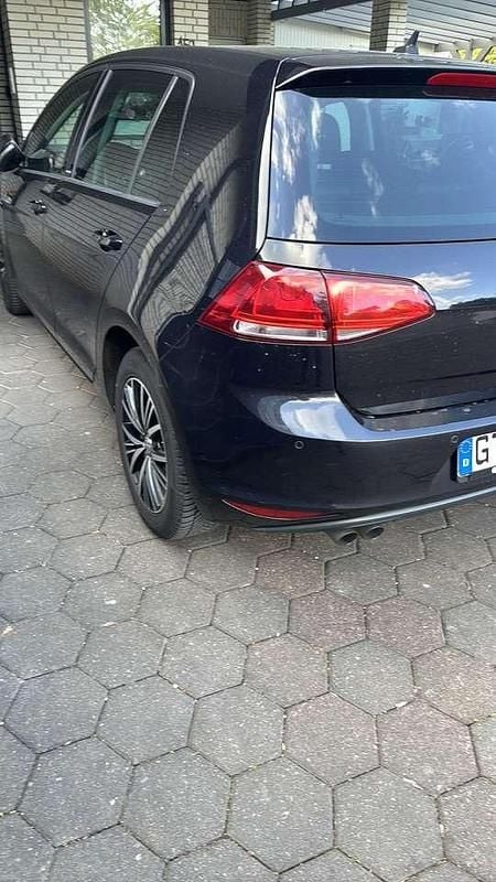 Schwarz Gebraucht 2017 VW Golf VII Allstar Limousine | 11.400 € (Fairer Preis) - Bild 1/4