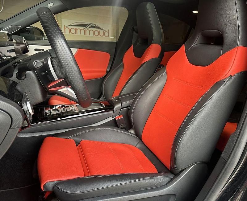 Gebraucht Mercedes CLA200 AMG 163 PS (119 kW) 2024 Schwarz Coupé