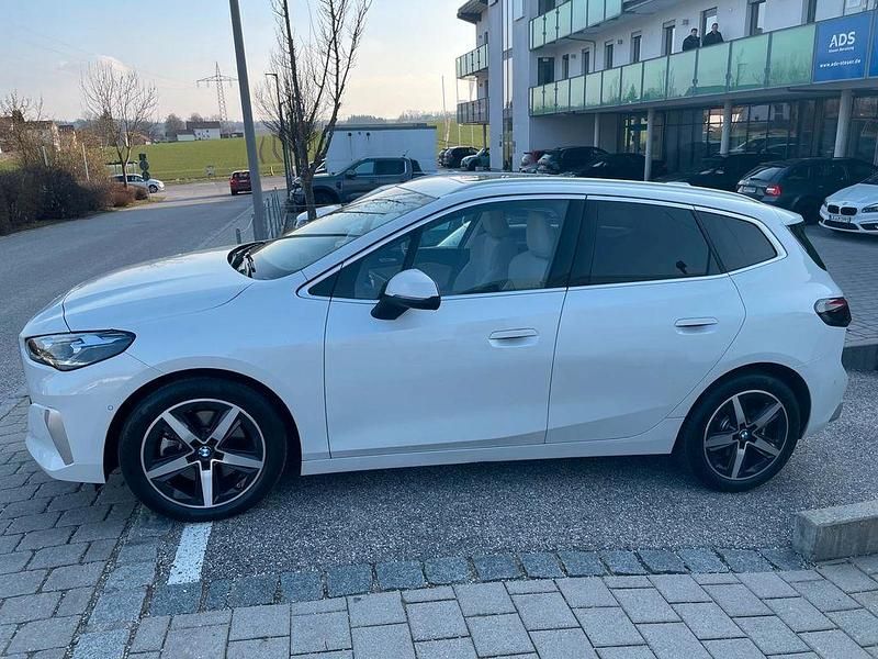 Gebraucht BMW 223 Active Tourer Performance 204 PS (150 kW) 2022 Weiß Van / Kleinbus