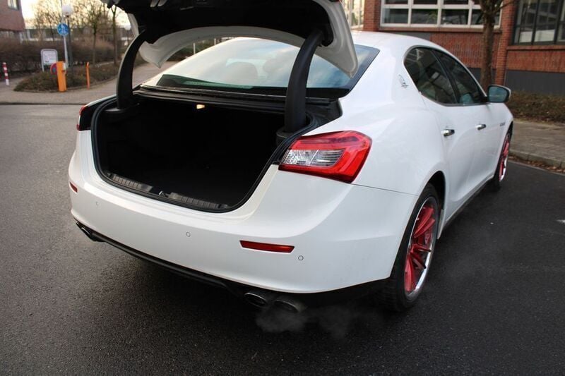 Gebraucht Maserati Ghibli 430 PS (316 kW) 2019 Weiss Coupé