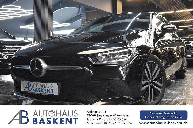 Gebraucht Mercedes CLA220 Shooting Brake 190 PS (139 kW) 2021 Schwarz Kombi
