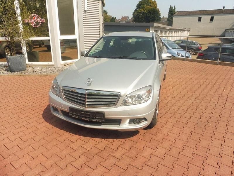 Gebraucht Mercedes C180 156 PS (114 kW) 2010 Silber Limousine