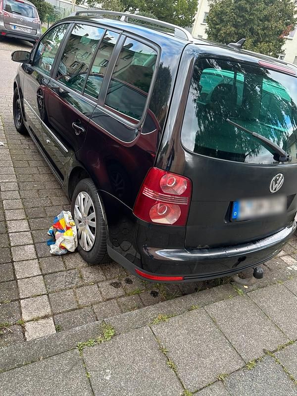 Schwarz Gebraucht 2007 VW Touran Van / Kleinbus | 1.900 € - Bild 1/4