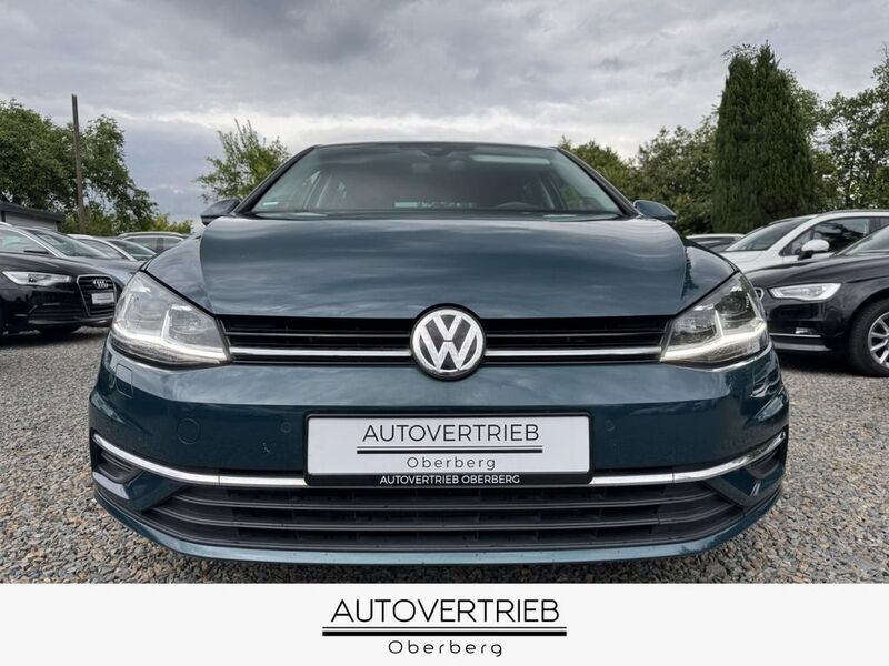 Green metallic Gebraucht 2017 VW Golf VII Limousine | 11.990 € (Fairer Preis) - Bild 1/4