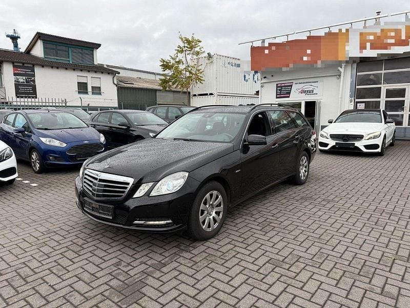 Schwarz Gebraucht 2012 Mercedes E220 Kombi | 6.900 € (Superpreis) - Bild 1/4