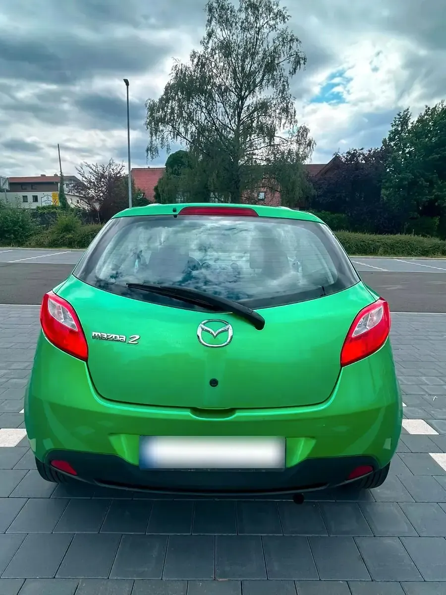 Gebraucht Mazda 2 Independence 86 PS (63 kW) 2010 Grün Kleinwagen
