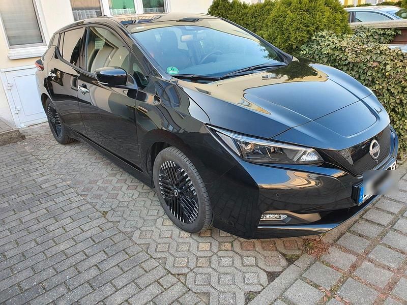 Gebraucht Nissan Leaf 110 kW (150 PS) 2023 Schwarz Kleinwagen