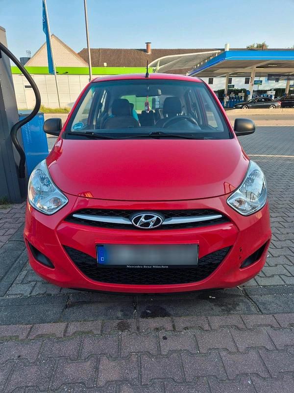 Rot Gebraucht 2012 Hyundai i10 Kleinwagen | 2.800 € (Fairer Preis) - Bild 1/4