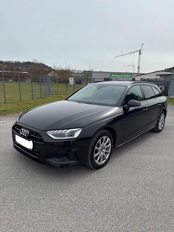 Gebraucht Audi A4 S-Line 136 PS (100 kW) 2022 Schwarz Kombi