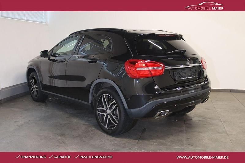 Gebraucht Mercedes GLA200 156 PS (114 kW) 2016 Schwarz SUV