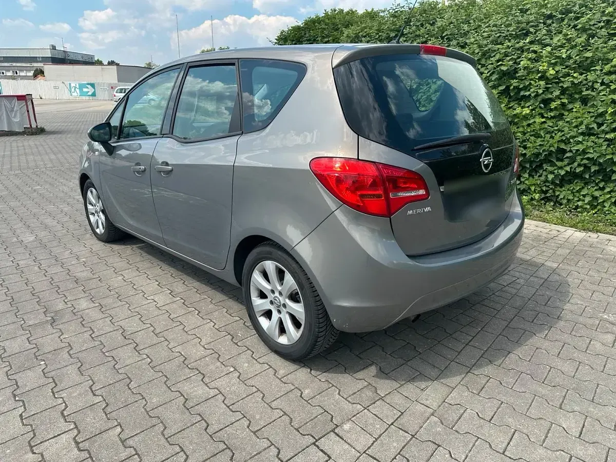 Gebraucht Opel Meriva 120 PS (88 kW) 2012 Silber Van / Kleinbus