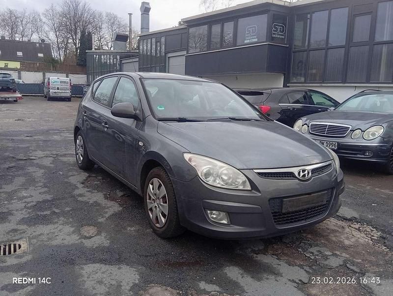Gebraucht Hyundai i30 Comfort 109 PS (80 kW) 2007 Steel gray Kleinwagen