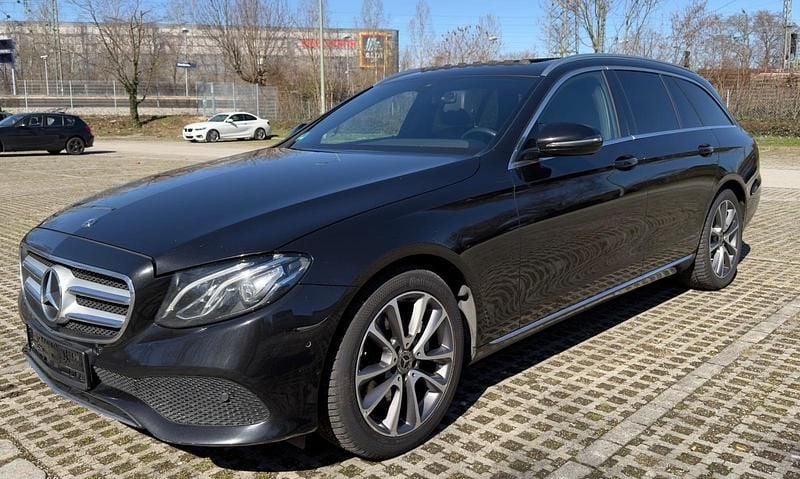 Gebraucht Mercedes E200 184 PS (135 kW) 2018 Schwarz Kombi