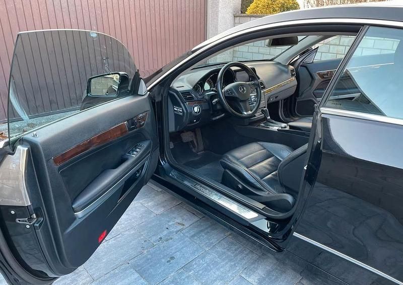 Gebraucht Mercedes E350 265 PS (194 kW) 2010 Schwarz Coupé