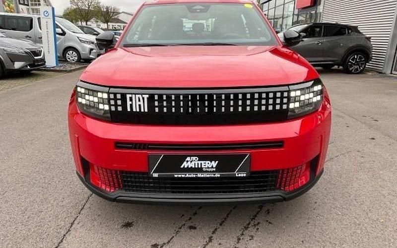 Neu Fiat Grande Panda Red 83 kW (113 PS) 2025 Rot Kleinwagen