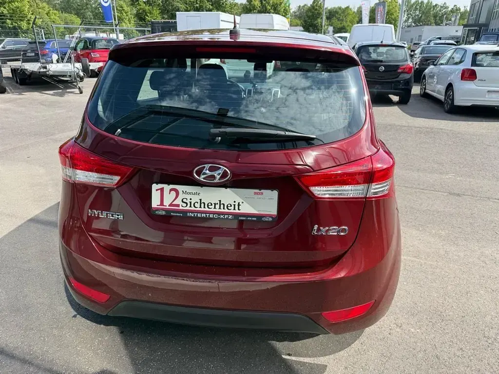 Gebraucht Hyundai ix20 Edition 90 PS (66 kW) 2016 Violet Kleinwagen