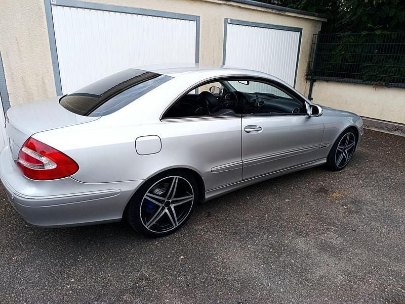 Gebraucht Mercedes CLK240 Elegance 170 PS (125 kW) 2003 Silber Coupé