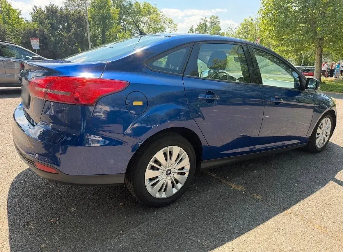 Gebraucht Ford Focus 120 PS (88 kW) 2016 Blau Limousine