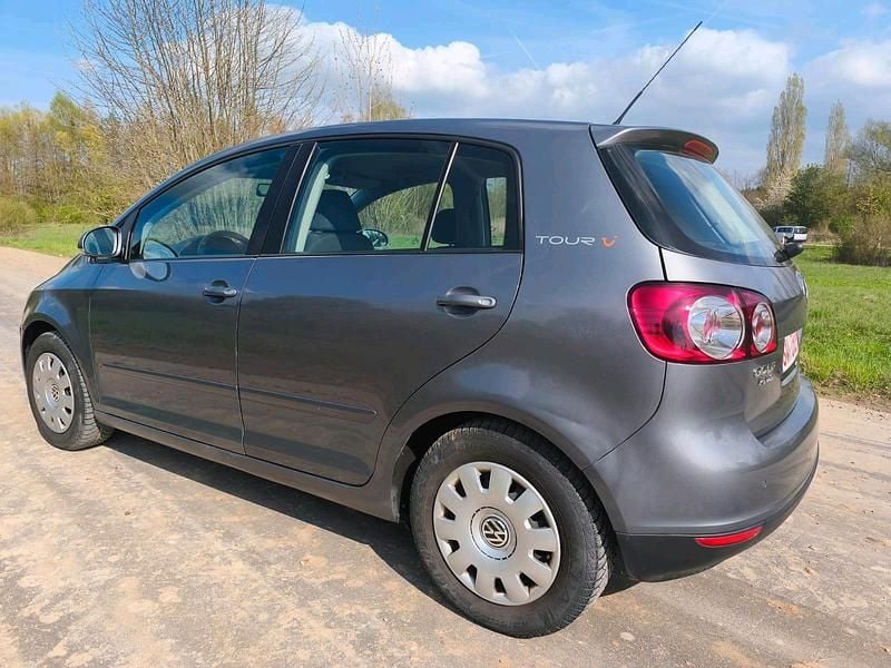 Second-hand VW Golf V 122 CP (89 kW) 2007 Gri Hatchback