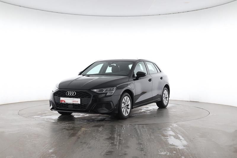 Gebraucht Audi A3 Sportback e-tron Design 204 PS (150 kW) 2022 Brillantschwarz Kleinwagen