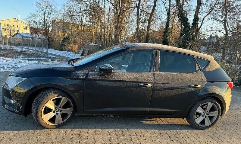 Schwarz Gebraucht 2016 Seat Leon FR Limousine | 8.000 € (Guter Preis) - Bild 1/4