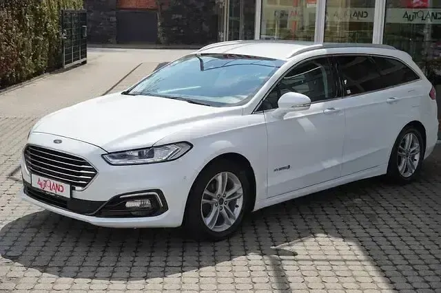 Gebraucht Ford Mondeo Titanium 188 PS (138 kW) 2019 Arktisweiß Kombi